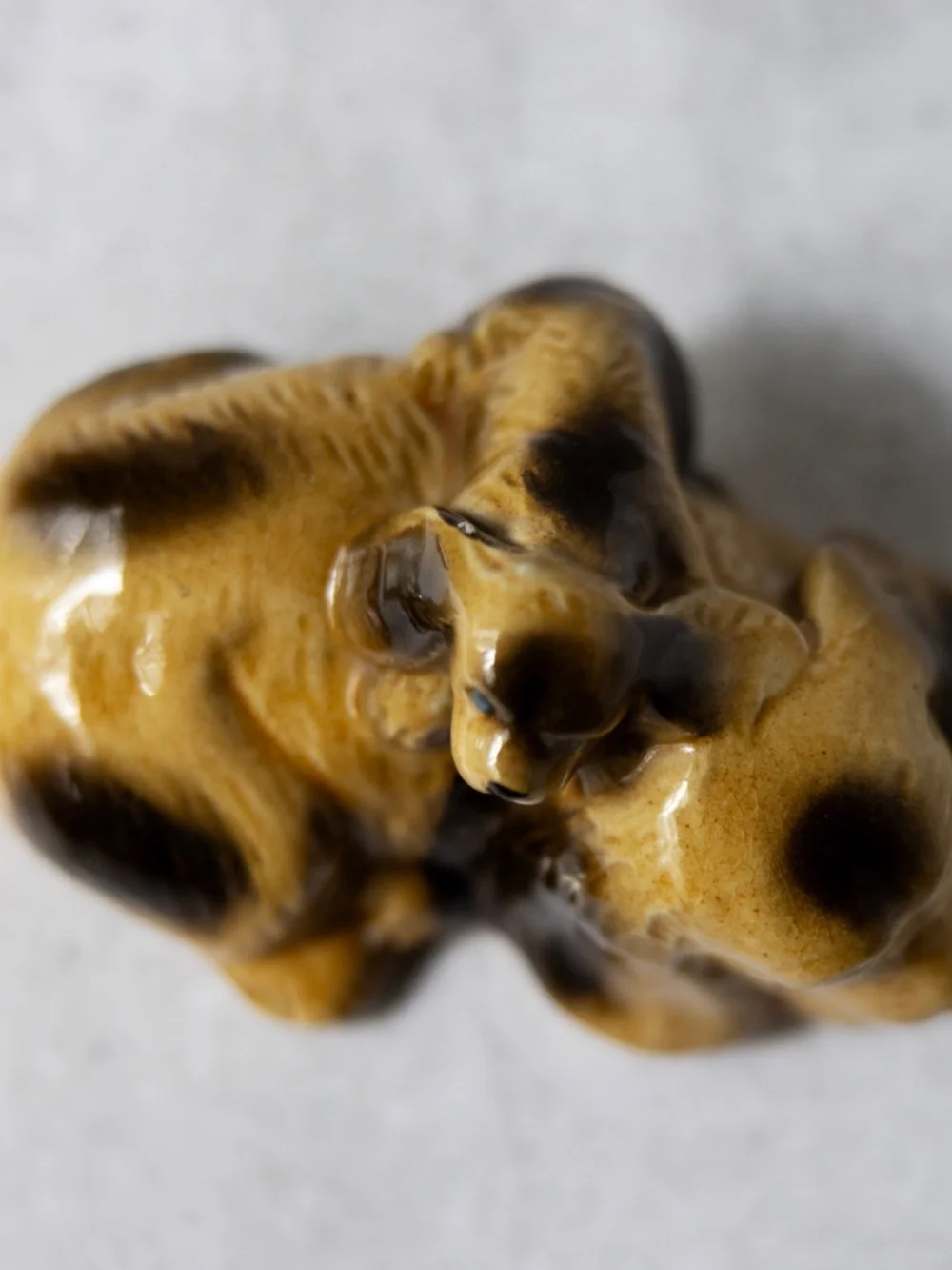 Vintage ceramic mother brown cocker spaniel dog with puppy made in Brazil 6